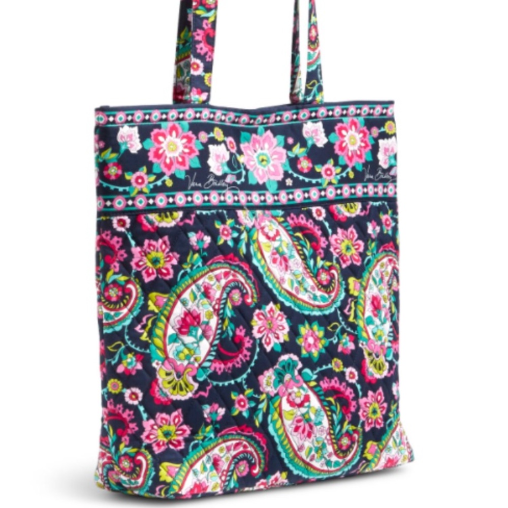 VERA BRADLEY tote bag in Petal Paisley! 😍🌷💕